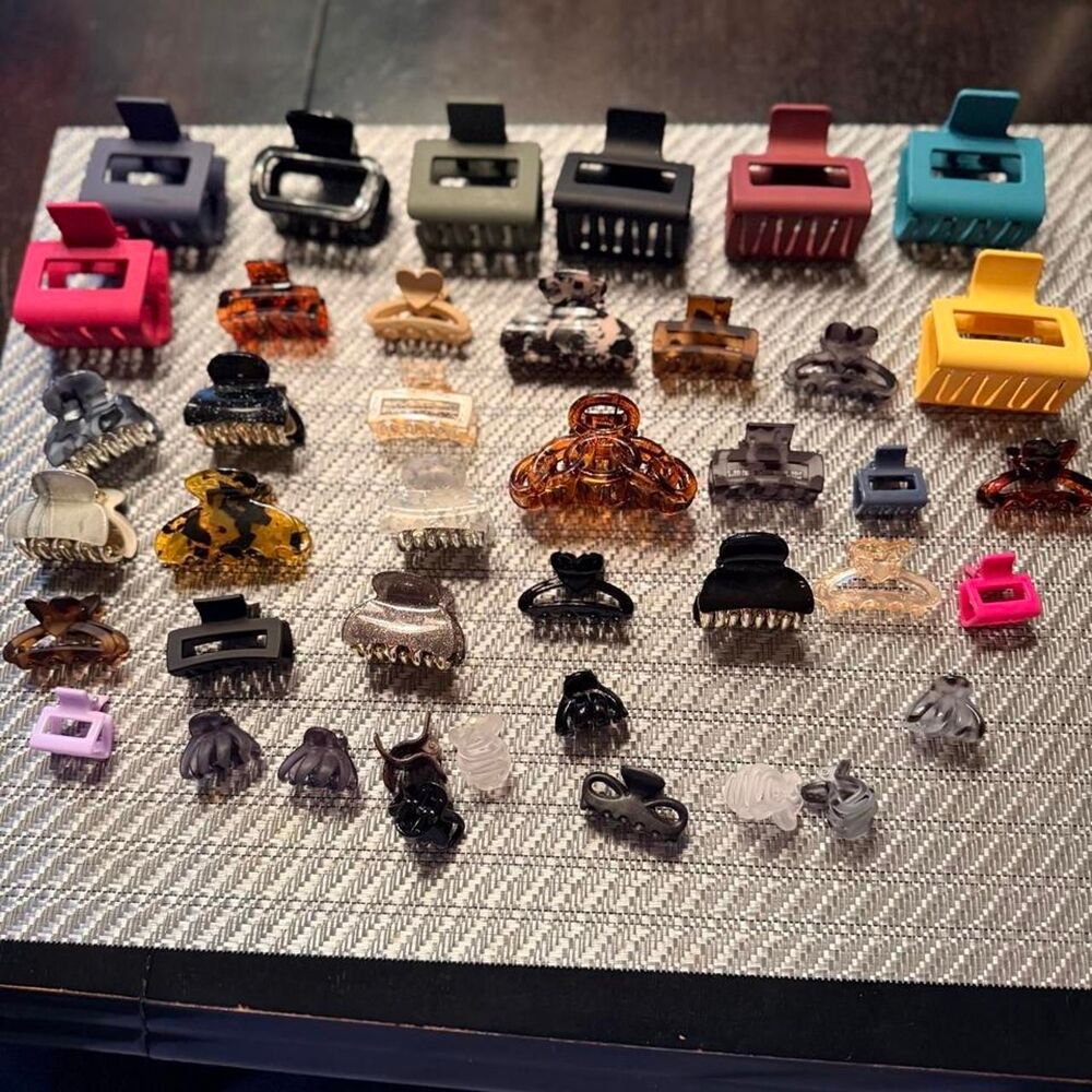 Women's 41 small/medium hair claw clips